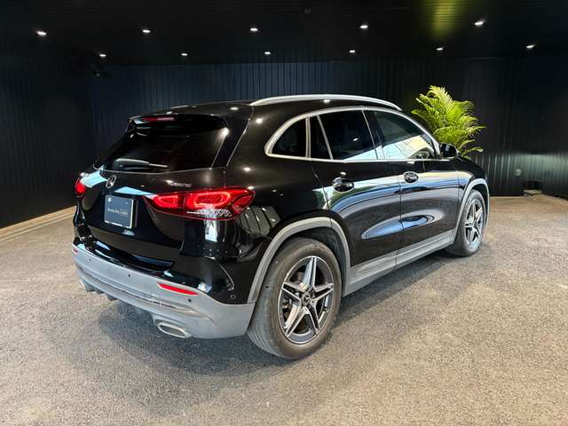 Mercedes-Benz GLA-Class 4