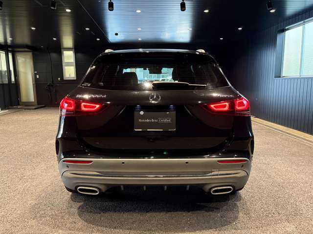 Mercedes-Benz GLA-Class 6