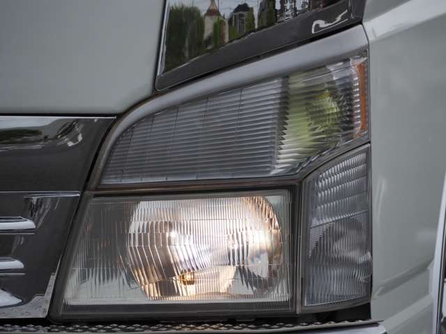 Mitsubishi Fuso Canter 9
