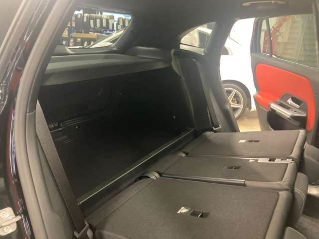 Mercedes-Benz GLA-Class 12