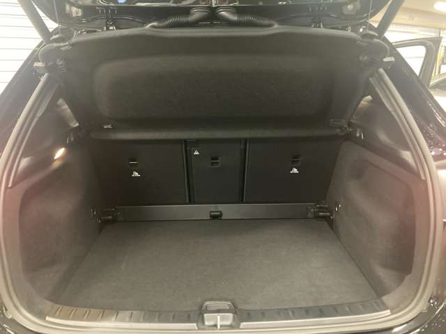 Mercedes-Benz GLA-Class 10