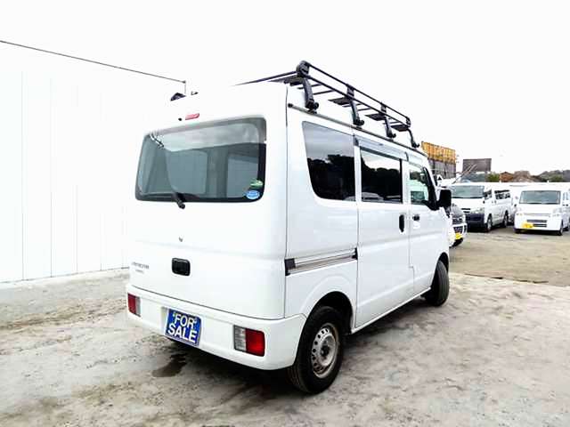 Mitsubishi Minicab Van 7