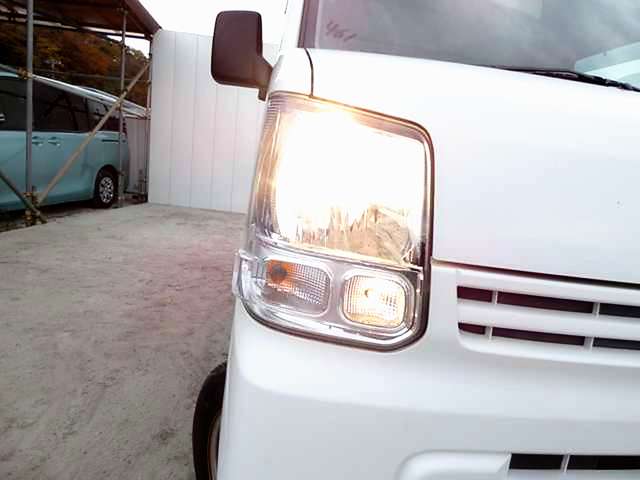 Mitsubishi Minicab Van 10