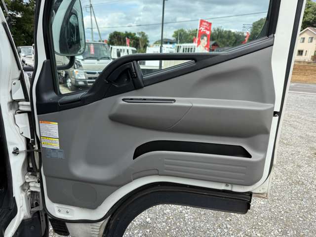 Mitsubishi Fuso Canter 9