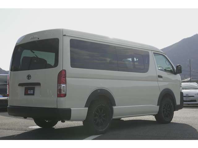 Toyota Hiace 12