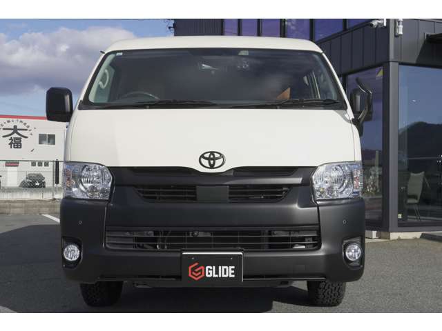 Toyota Hiace 8