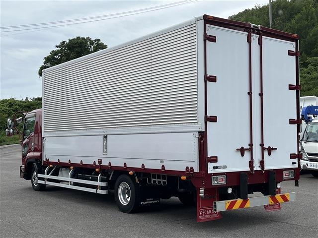Isuzu Forward 2