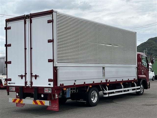 Isuzu Forward 4