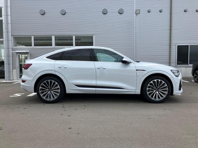 Audi e-tron Sportback 10