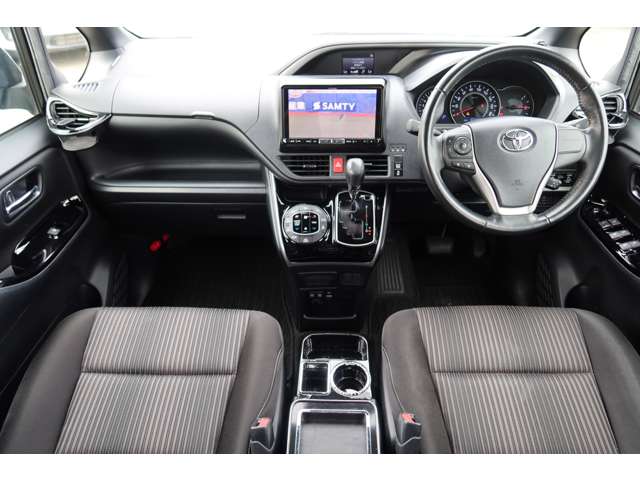 Toyota Voxy 7
