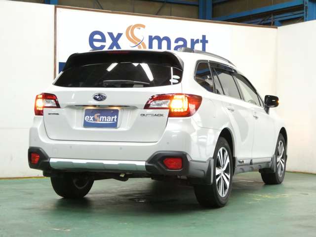 Subaru Legacy Outback 11