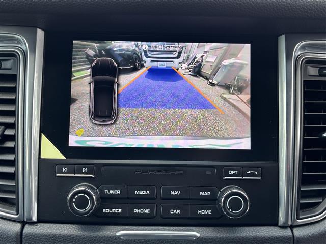 Porsche Macan 11
