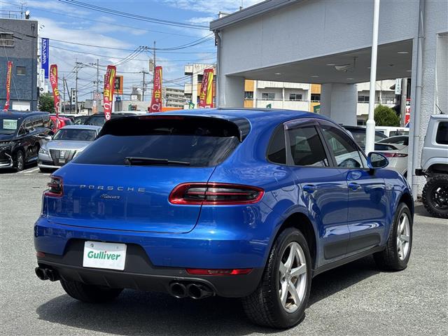 Porsche Macan 3