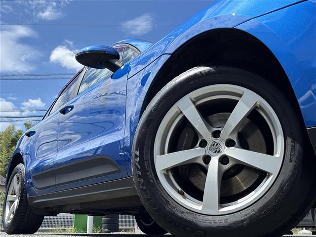 Porsche Macan 8