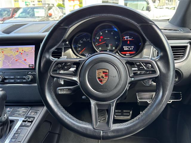 Porsche Macan 9