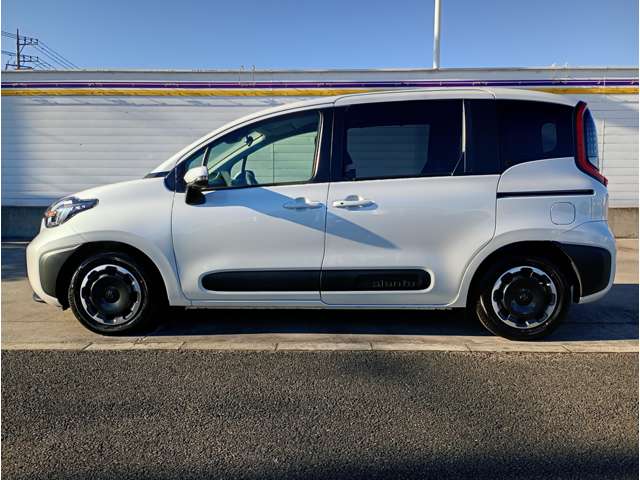 Toyota Sienta 12