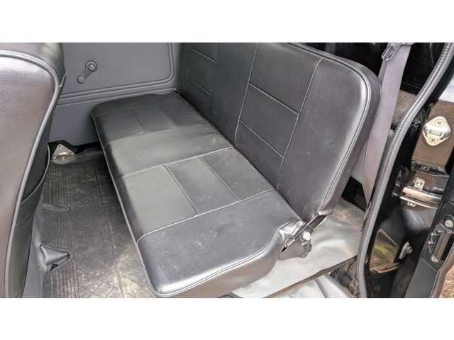 Daihatsu Hijet Deck Van 9