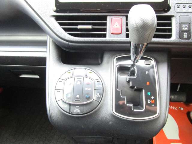 Toyota Noah 4