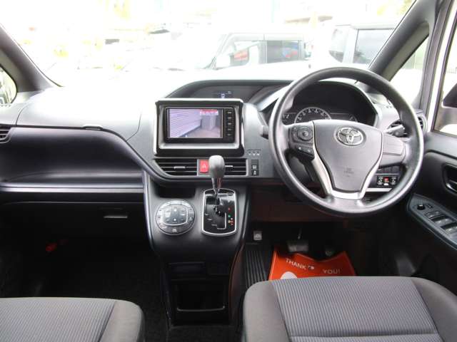 Toyota Noah 10