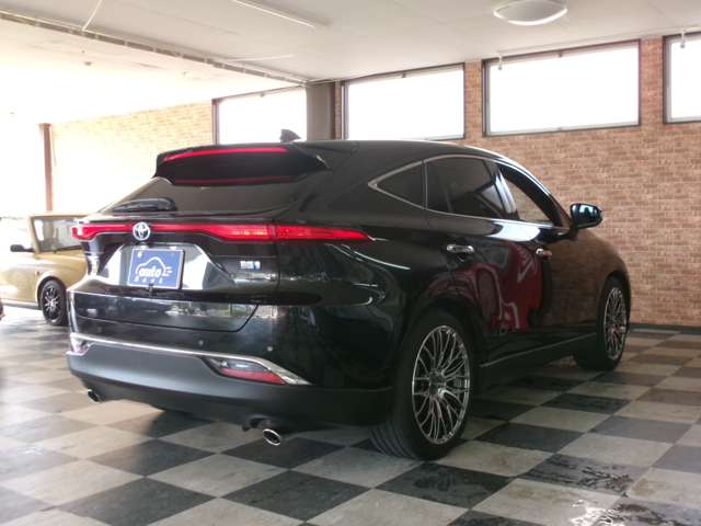 Toyota Harrier 3