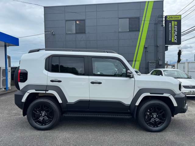 Toyota Land Cruiser FJ 4