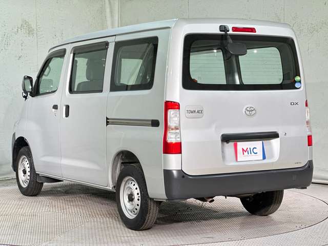 Toyota Town Ace Van 8