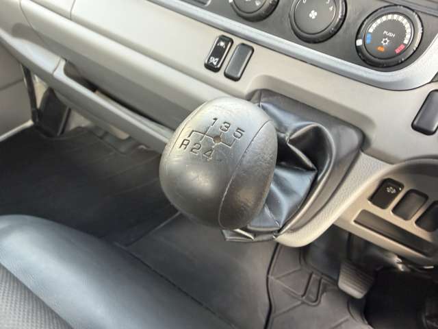 Mitsubishi Fuso Canter 12