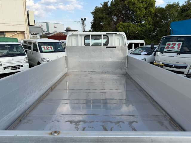 Mitsubishi Fuso Canter 9