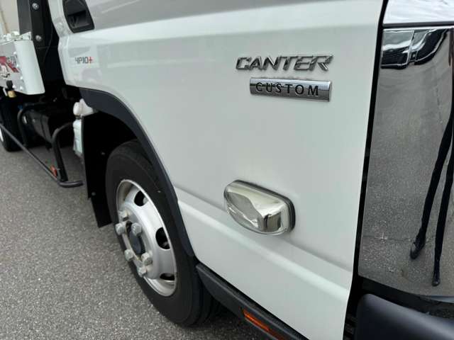 Mitsubishi Fuso Canter 2