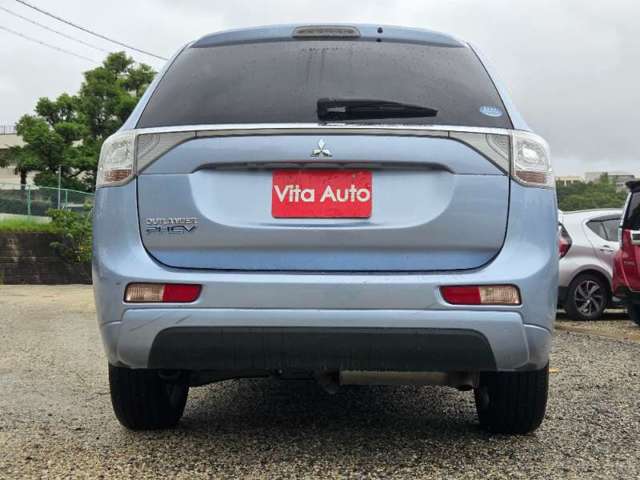 Mitsubishi Outlander PHEV 12