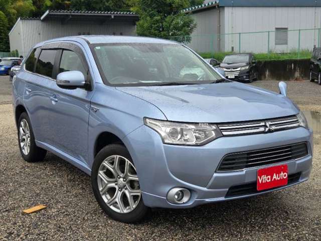 Mitsubishi Outlander PHEV 4