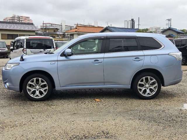 Mitsubishi Outlander PHEV 9