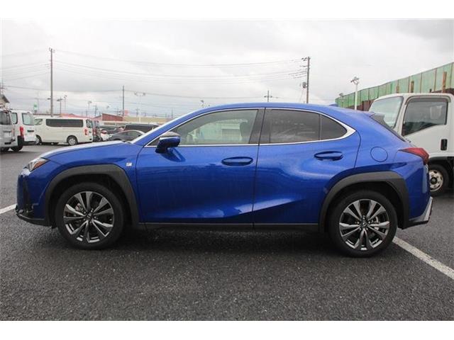 Lexus UX 12