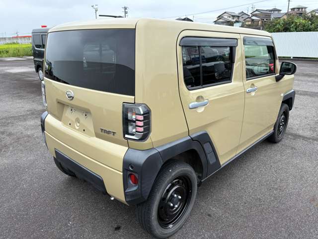 Daihatsu Taft 7