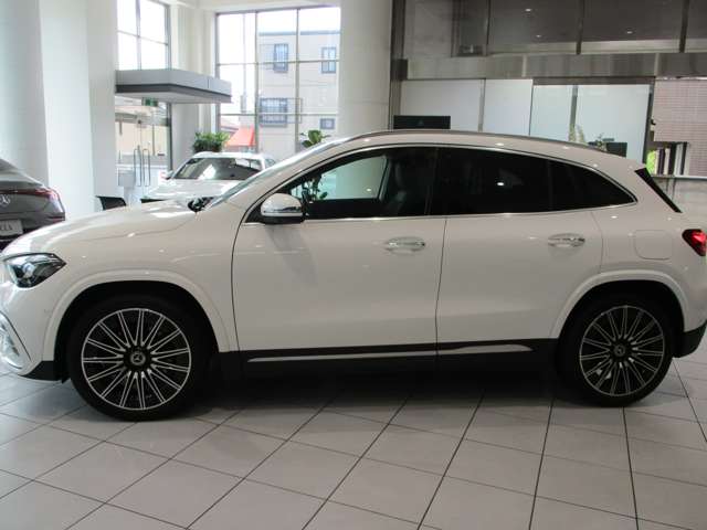 Mercedes-Benz GLA-Class 11