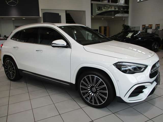Mercedes-Benz GLA-Class 4