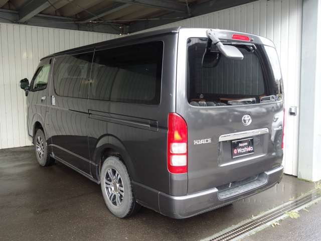 Toyota Hiace Van 6