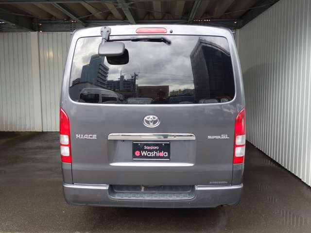 Toyota Hiace Van 7