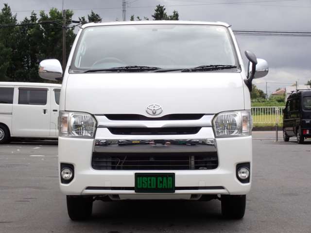 Toyota Hiace Van 6