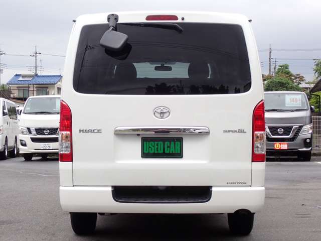 Toyota Hiace Van 7