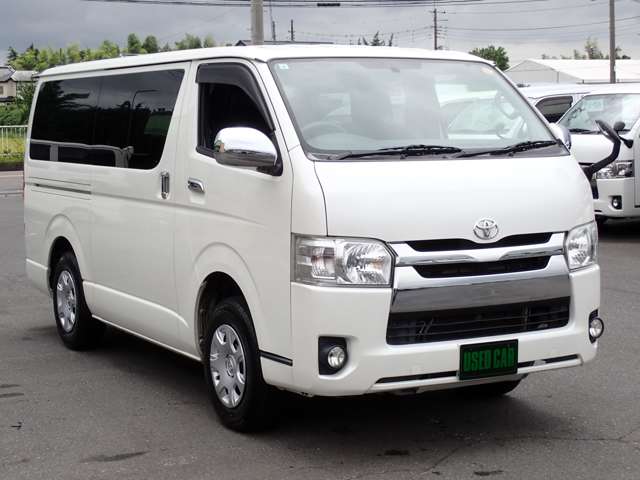 Toyota Hiace Van 9