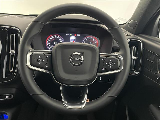 Volvo XC40 4