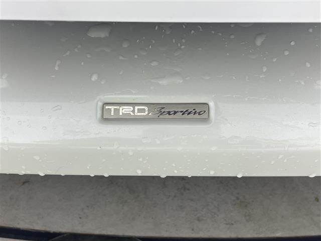 Toyota Prius α 6