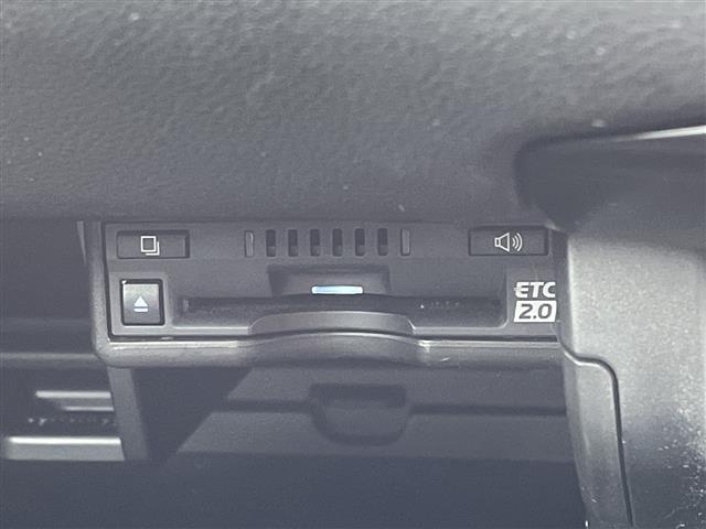 Lexus UX 12