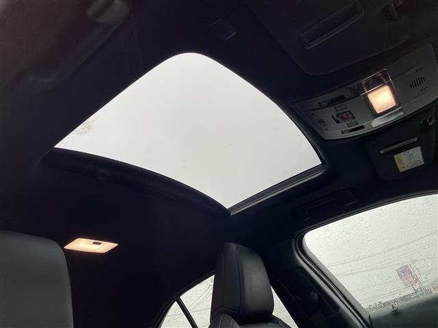 Lexus UX 5