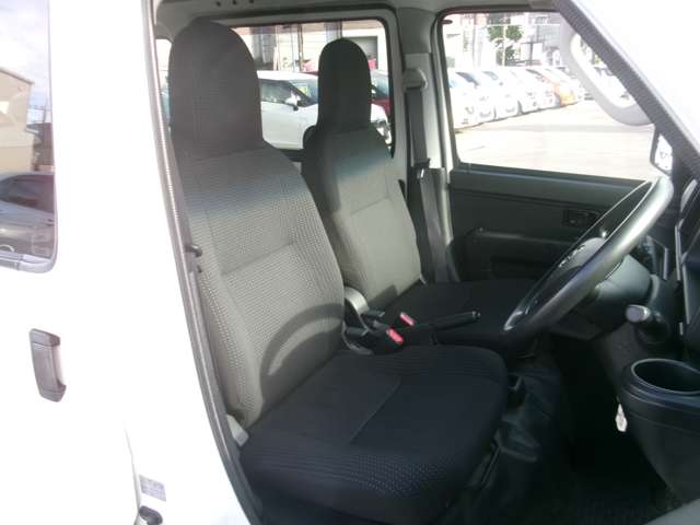 Daihatsu Hijet Cargo 10