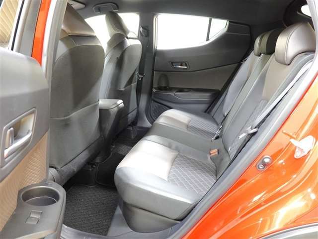 Toyota C-HR 11