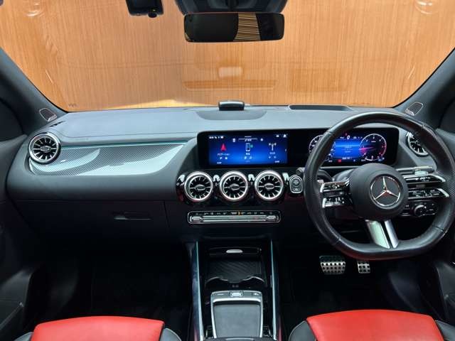 Mercedes-Benz GLA-Class 4