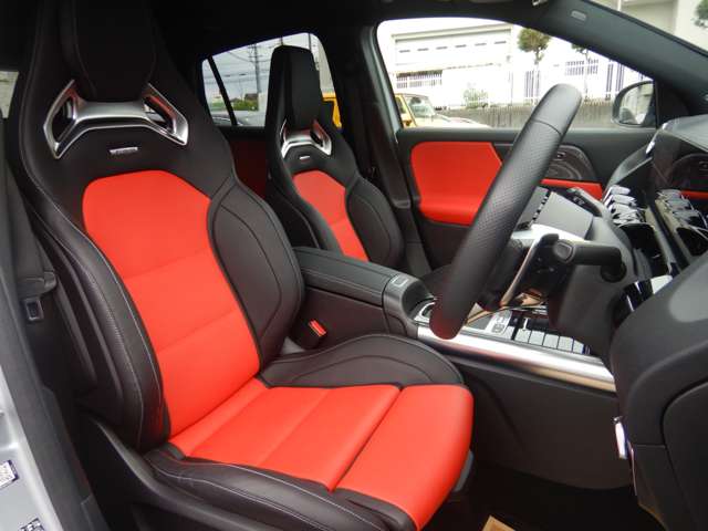 Mercedes-Benz GLA-Class 10