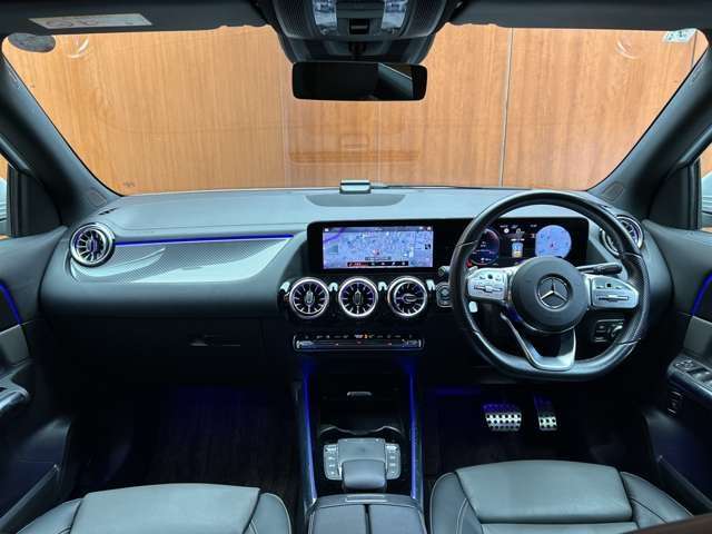 Mercedes-Benz GLA-Class 4